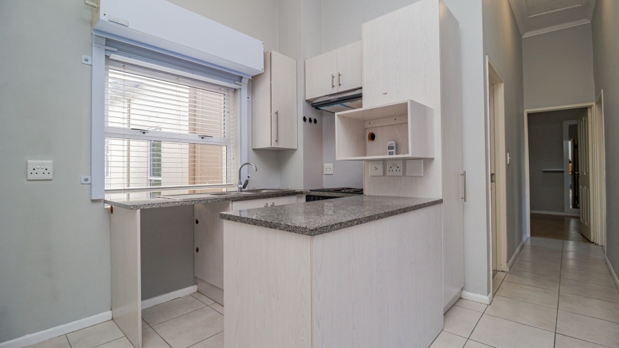 To Let 2 Bedroom Property for Rent in Claremont Western Cape
